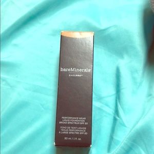 Bare minerals foundation